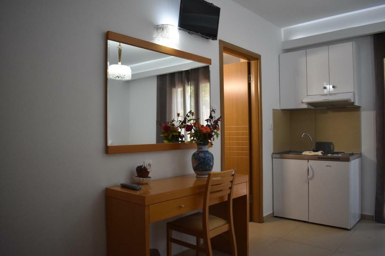 Hotel Ritsa Kamena Vourla Bagian luar foto
