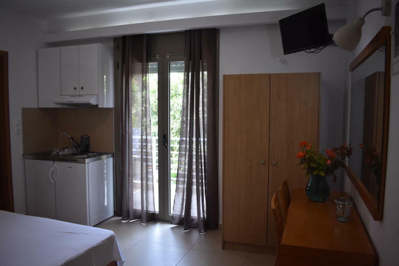Hotel Ritsa Kamena Vourla Bagian luar foto