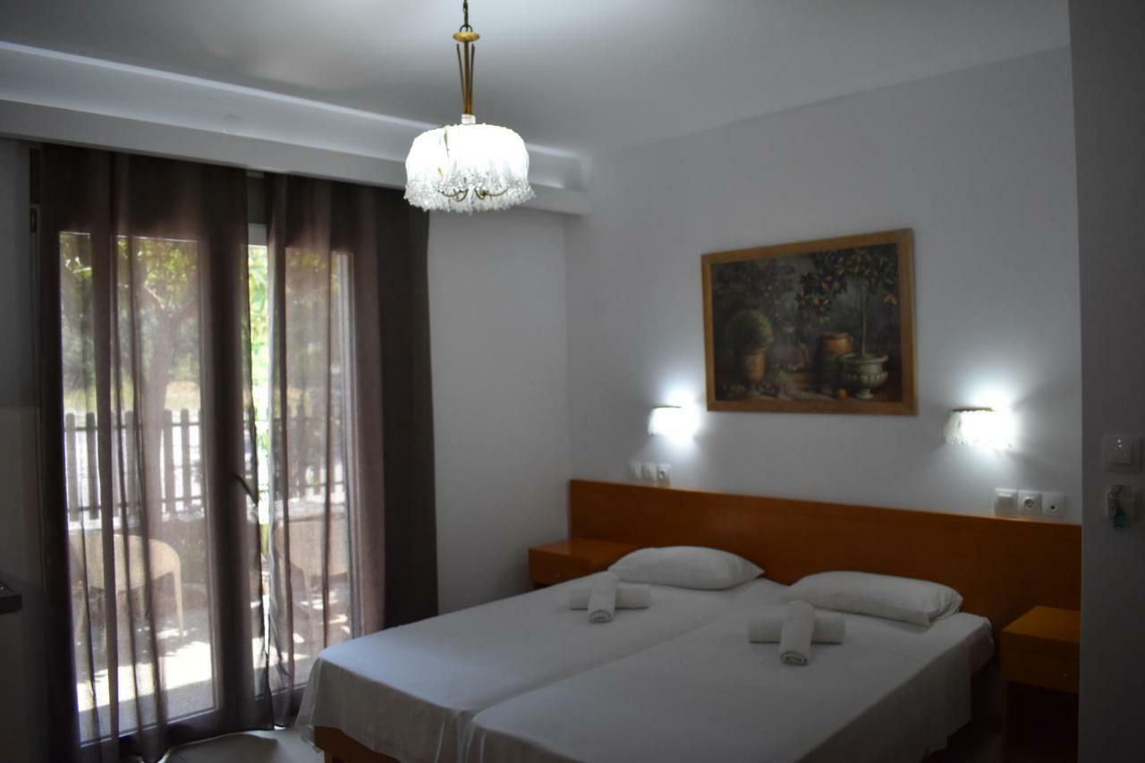 Hotel Ritsa Kamena Vourla Bagian luar foto